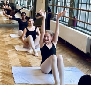 Happy ballet students during a beginner class at Summerschool Den Haag