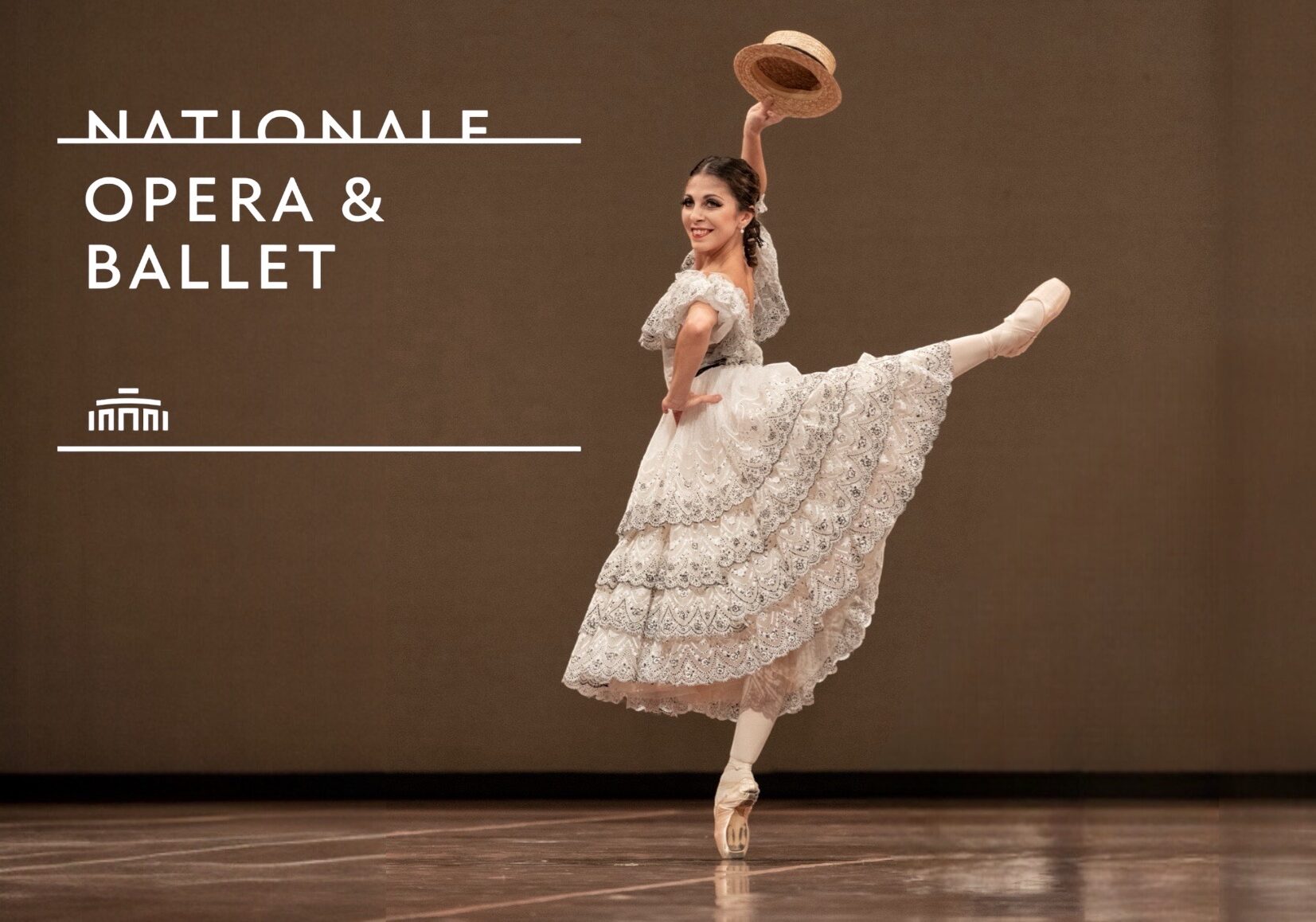 Picture of ballerina Suzanna Kaic in arabesque