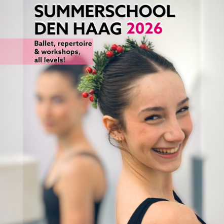 Smiling ballet student looking over her shoulder at the camera, Summerschool Den Haag 2026 ballet repertoire workshops.