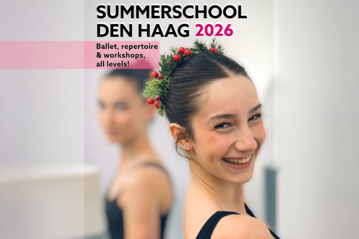 Smiling ballet student looking over her shoulder at the camera, Summerschool Den Haag 2026 ballet repertoire workshops.
